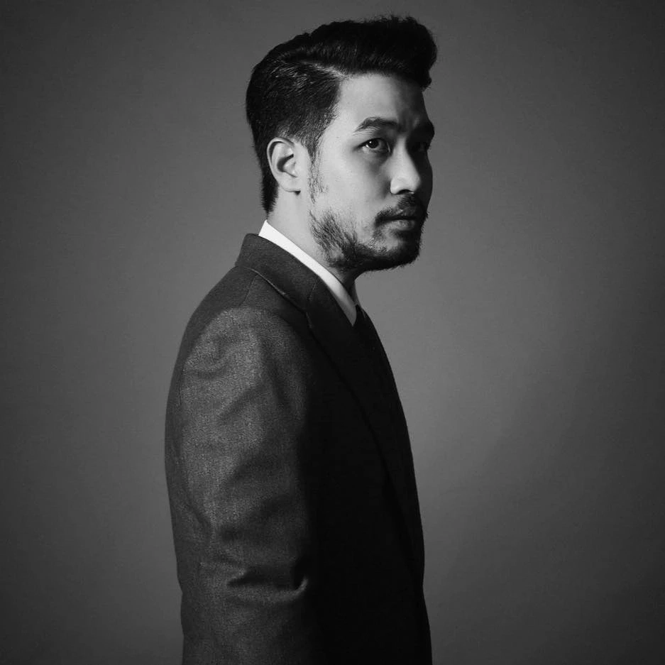 "แทน ลิปตา" หรือ "ธารณ ลิปตพัลลภ" นักร้องหนุ่มชื่อดังสมาชิกวงลิปตา 