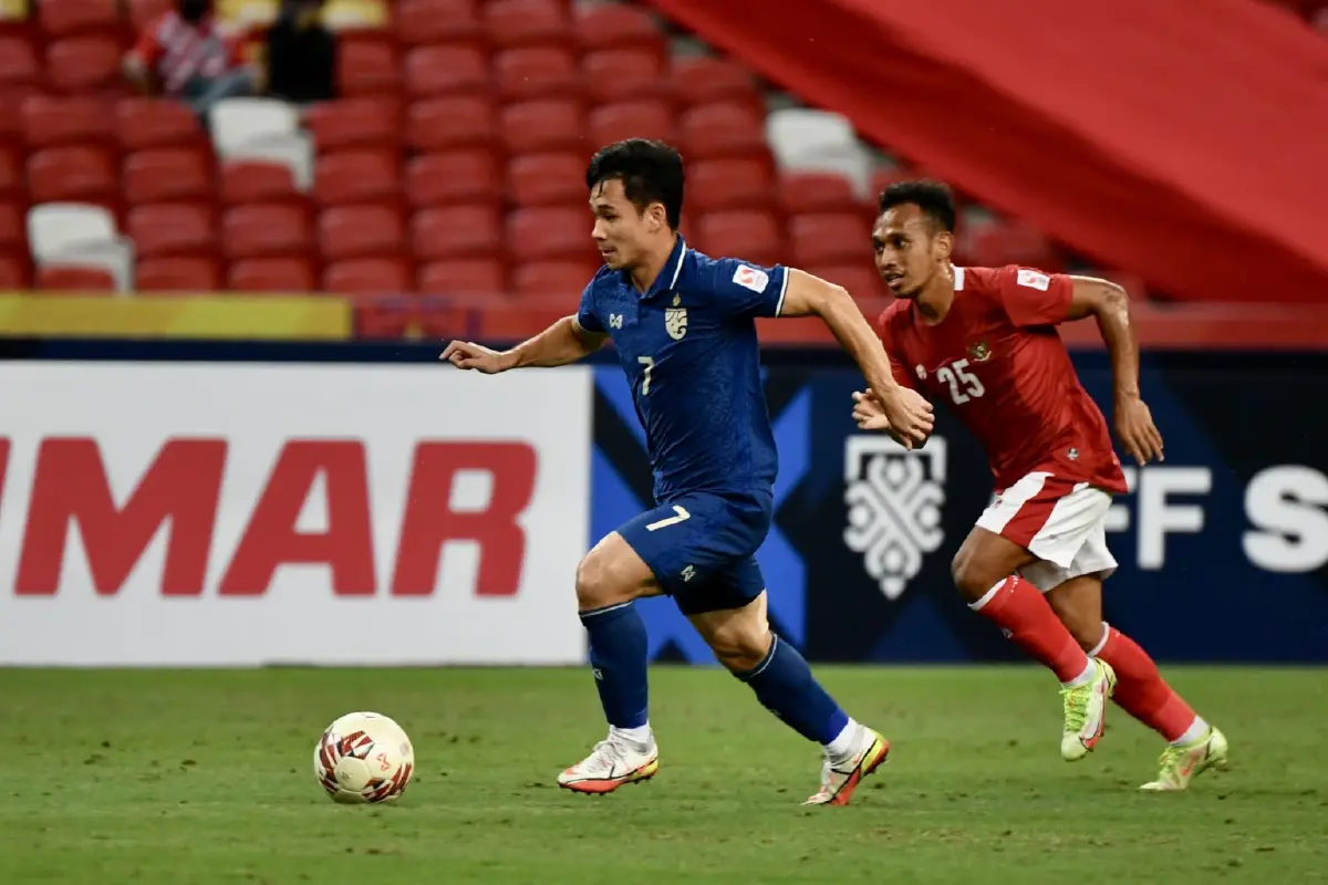 จบครึ่งแรก "ชนาธิป" ซัดเบิกร่องพาช้างศึกนำอิเหนา1-0 ศึกชิงแชมป์อาเซียน