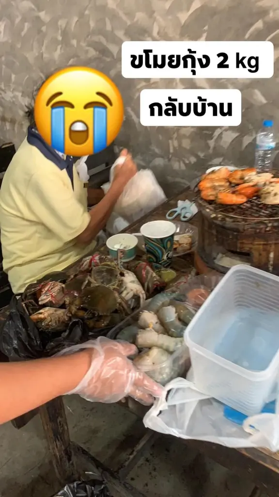 ร้านซีฟู้ดดังประจานพฤติกรรม "2 คุณยายแสบ" ลักอาหารทะเล