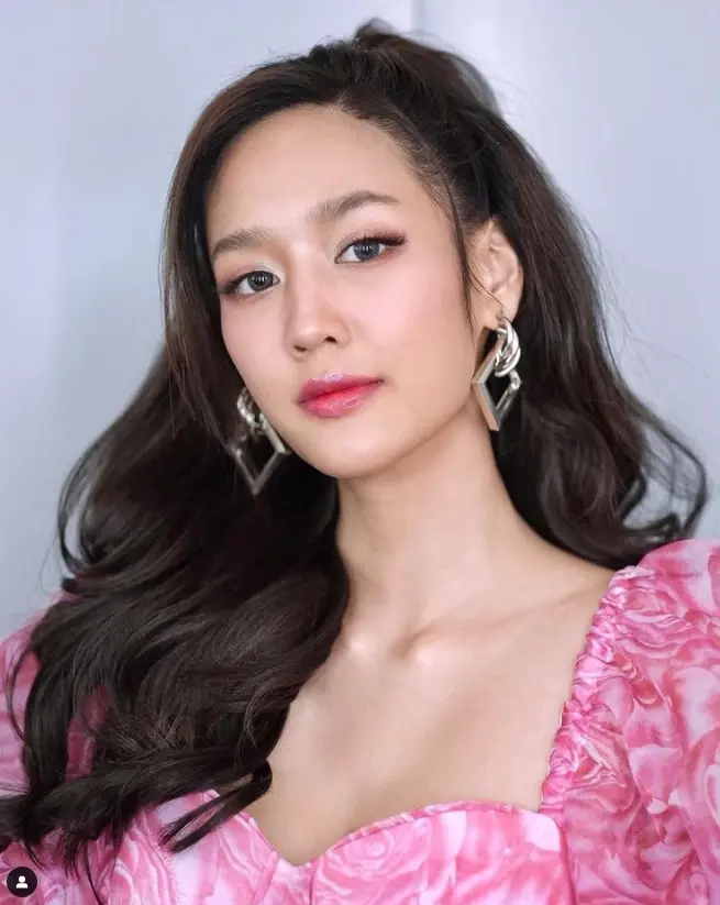 “พาย รินรดา” นางเอกช่องดัง ติดโควิด-19 แจงไทม์ไลน์ละเอียดยิบ