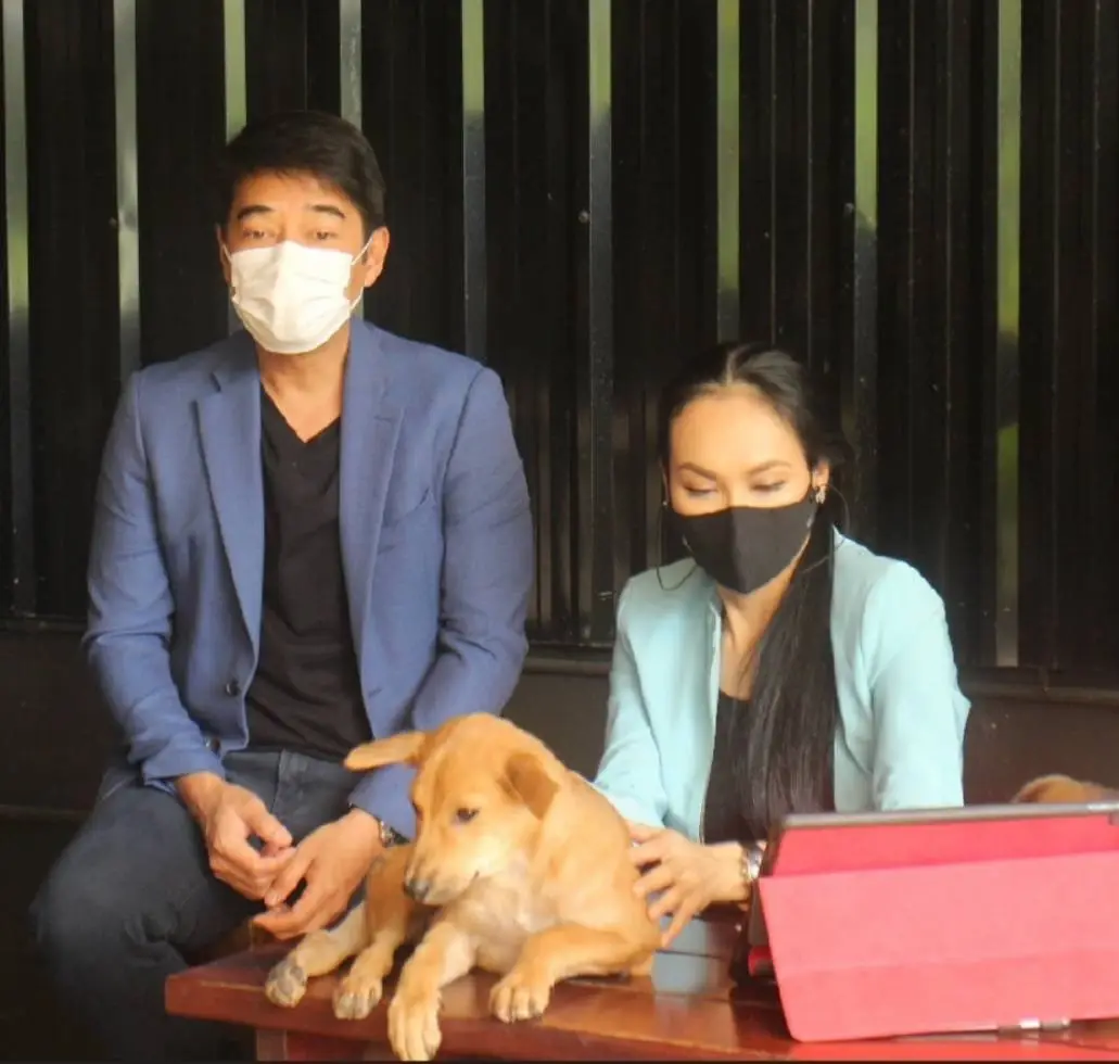 ก้อง สหรัถ -นีโน่ เมทนี คุณจิ๋ว แห่งมูลนิธิคุณ ช่วยเหลือน้องหมา-แมว ไร้บ้าน