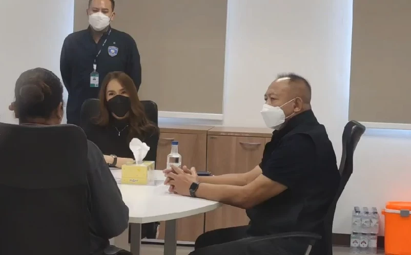 สอท. รวบสาวแสบอ้างเป็นน้องโบนัสในตำนานหลอกลวงเหยื่อให้โอนเงิน