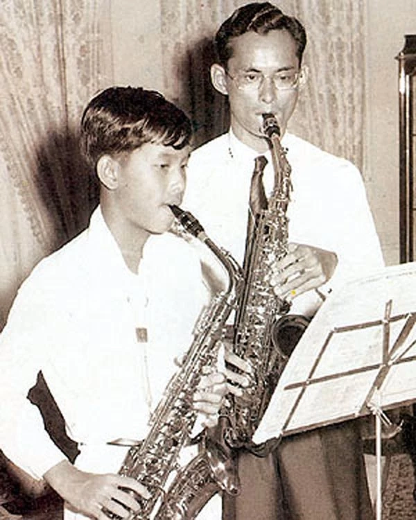 พรปีใหม่ พรจากคนบนฟ้า พรจากในหลวงรัชกาลที่ ๙