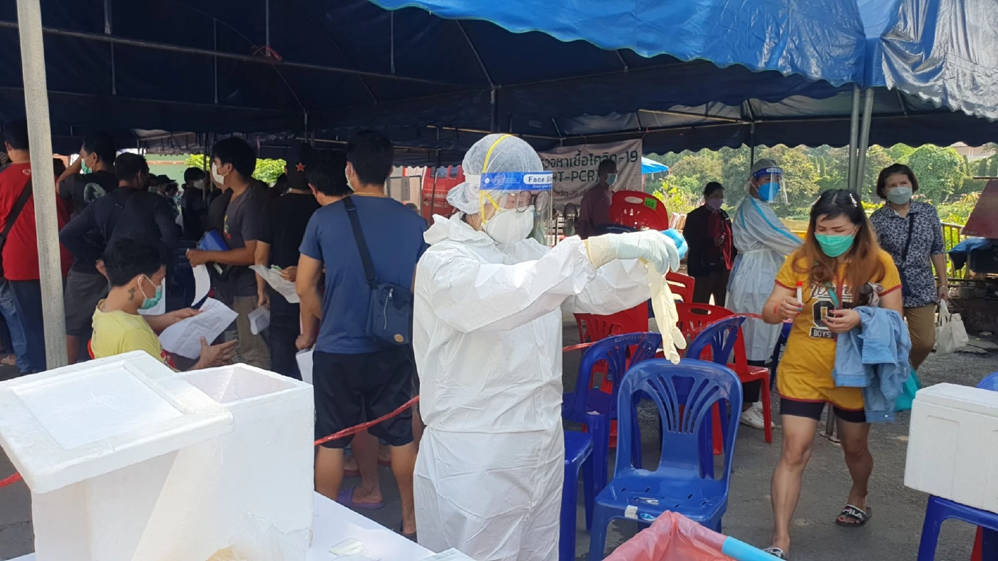 จ่อลงดาบ! แรงงานต่างด้าวไม่ตรวจโควิด เลี่ยงฉีดวัคซีน ฝ่าฝืนจับปรับ-จำคุก