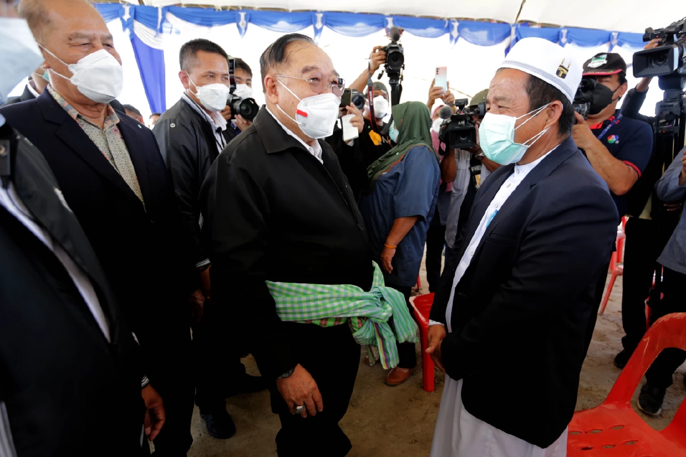 เปิดฉายารัฐบาลได้ชื่อ "ยื้อยุทธ์" ส่วนนายกฯ เป็น "ชำรุดยุทธ์โทรม"