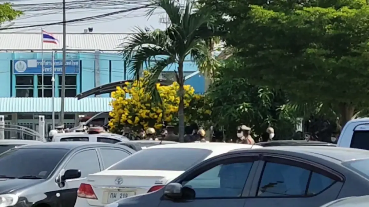 อุกอาจ! เคลียร์ที่ดินมรดกไม่ลงตัว ลั่นไก ทนาย-ตร. บาดเจ็บ ในรั้วศาลราชบุรี