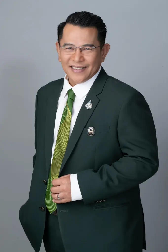 กษาปณ์ เงินรวง รองผู้จัดการธนาคารเพื่อการเกษตรและสหกรณ์การเกษตร (ธ.ก.ส.) 