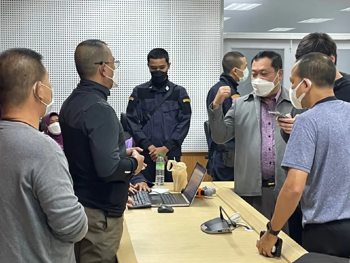 “ทวี”เยี่ยมชาวจะนะหลังถูกควบคุมตัวไปสโมสรตำรวจ