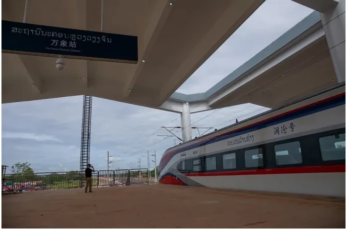 วันนี้ “วันชาติสปป.ลาว” รถไฟหัวกระสุนลาว-จีน เปิดทำการอย่างเป็นทางการ