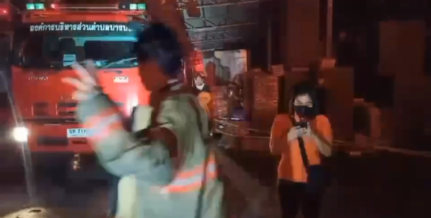 คนงาน200ชีวิตหนีตายเหตุไฟไหม้โรงงานกระดาษสมุทรปราการ