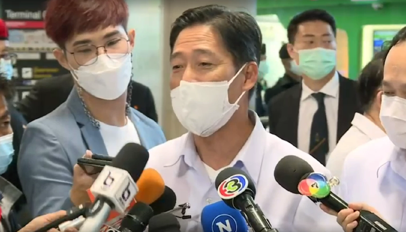 นายแพทย์ธเรศ  กรัษนัยรวิวงศ์  อธิบดีกรมสนับสนุนบริการสุขภาพ