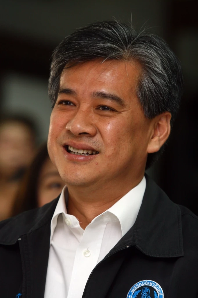 อภิรักษ์ โกษะโยธิน