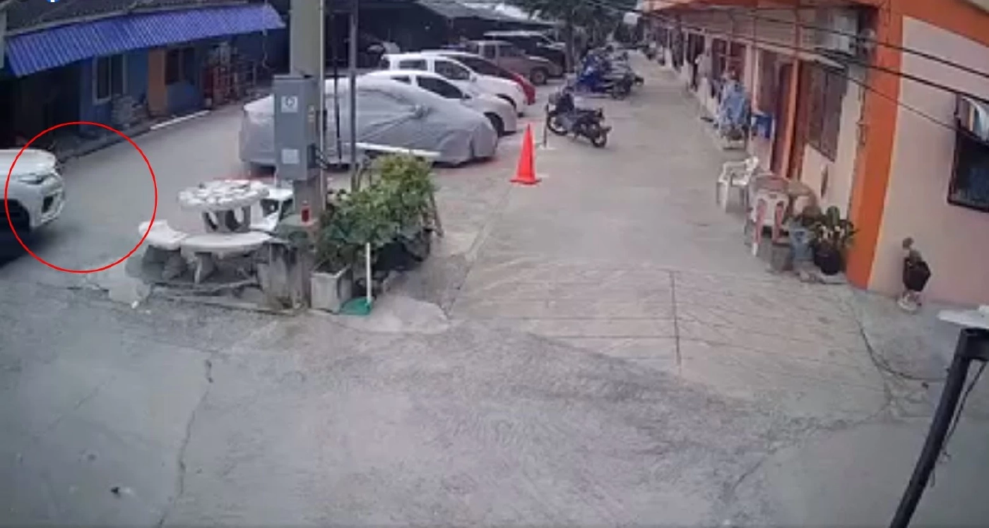 ดราม่า! รถยนต์ขับ "ทับเด็ก" แต่แจ้งความดักผู้เสียหาย 