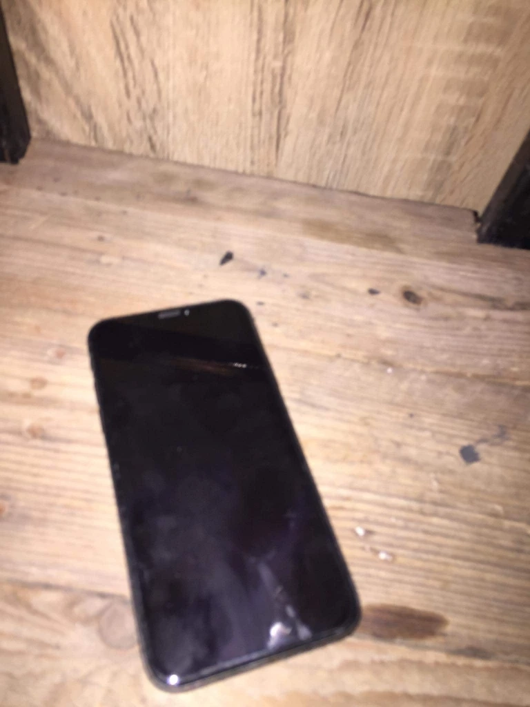 ได้คืนแล้ว !  ลูกค้าลืมมือถือ แต่แอปหาคู่เด้งรัว ๆ