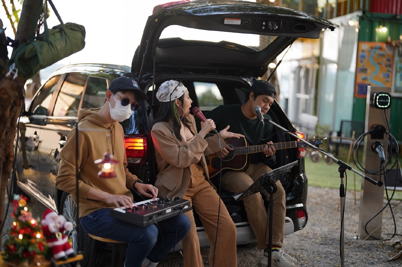 “มิตซูบิชิ เอาท์แลนเดอร์ พีเอชอีวี” โดนใจสายแคมปิ้ง