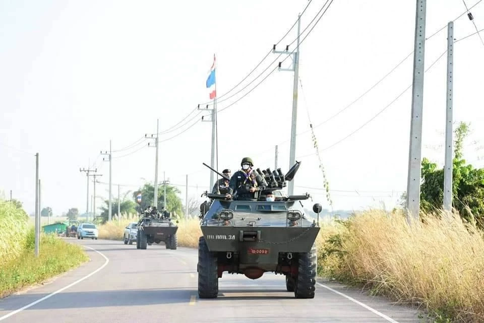 กองกำลังนเรศวร ลงพื้นที่ช่วยชาวบ้านที่ถูกผลกระทบเหตุปะทะชายแดน