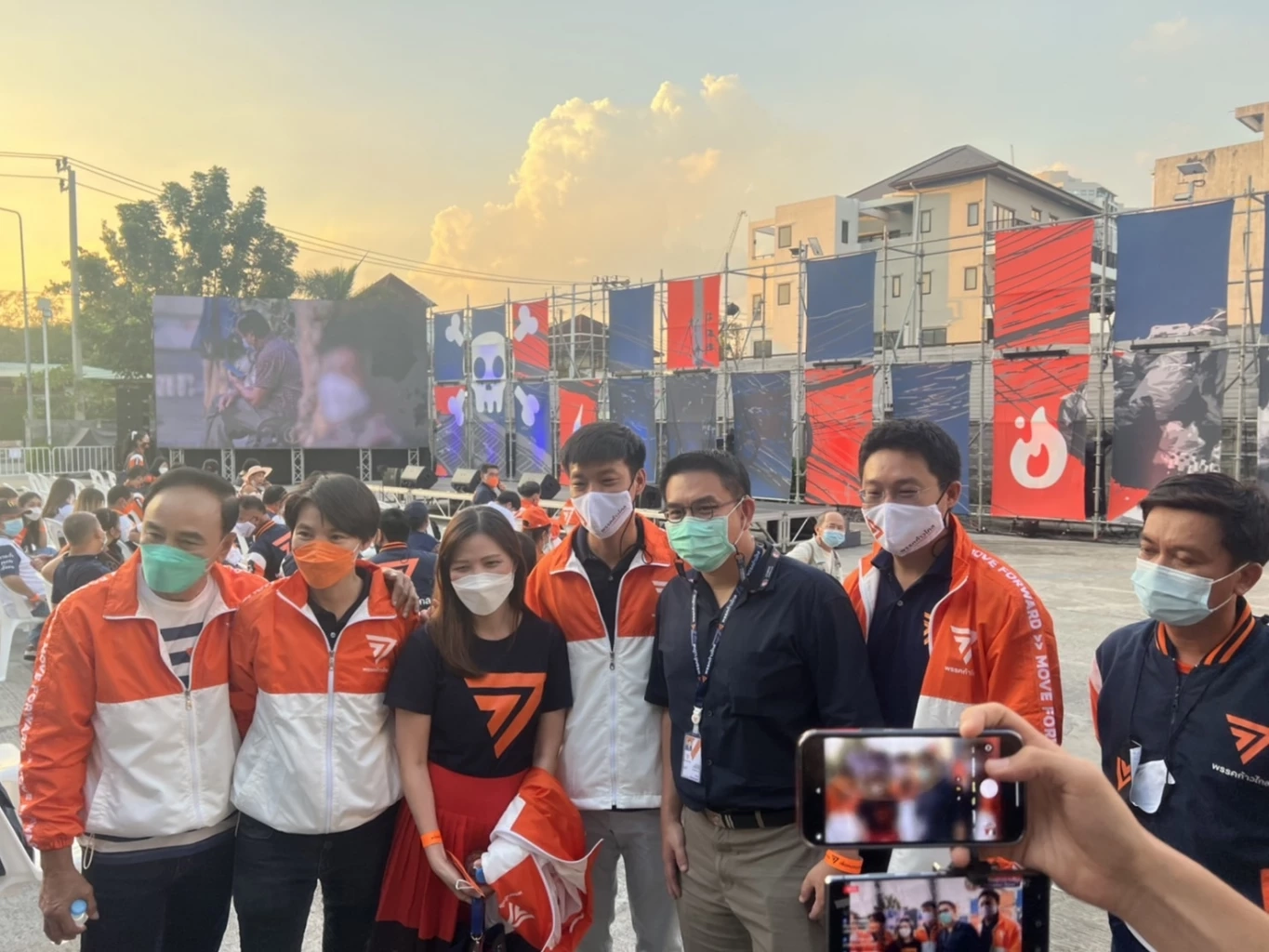 “วิโรจน์” โชว์วิสัยทัศน์ แคนดิเดตผู้ว่าฯกทม. ลั่นพร้อมชนเพื่อคนกรุง