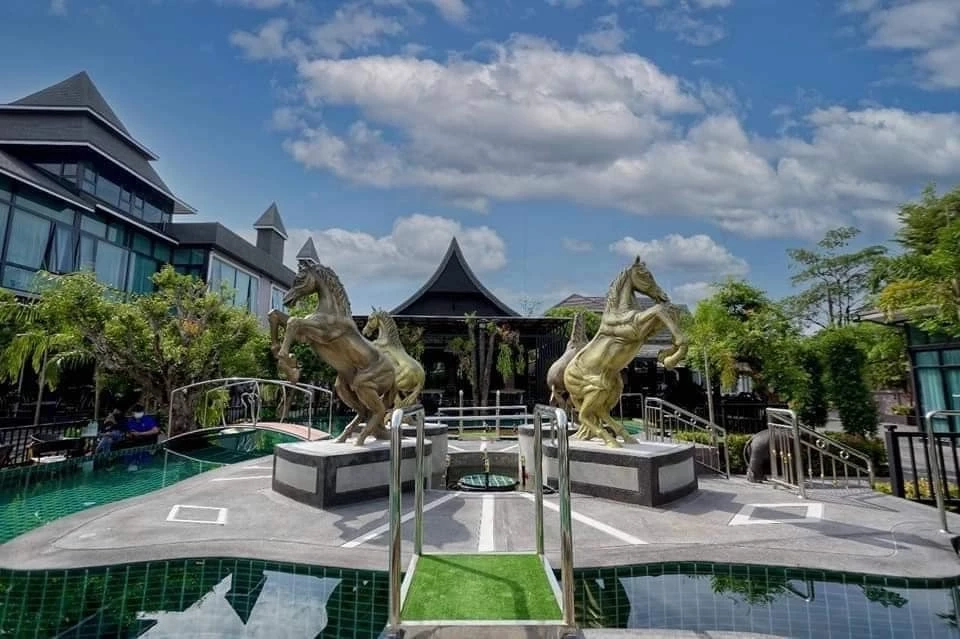 "แม็ค รักแท้ ไทยนิยม" อดีตนักร้องลูกทุ่งดังประกาศขายบ้าน 100 ล้าน