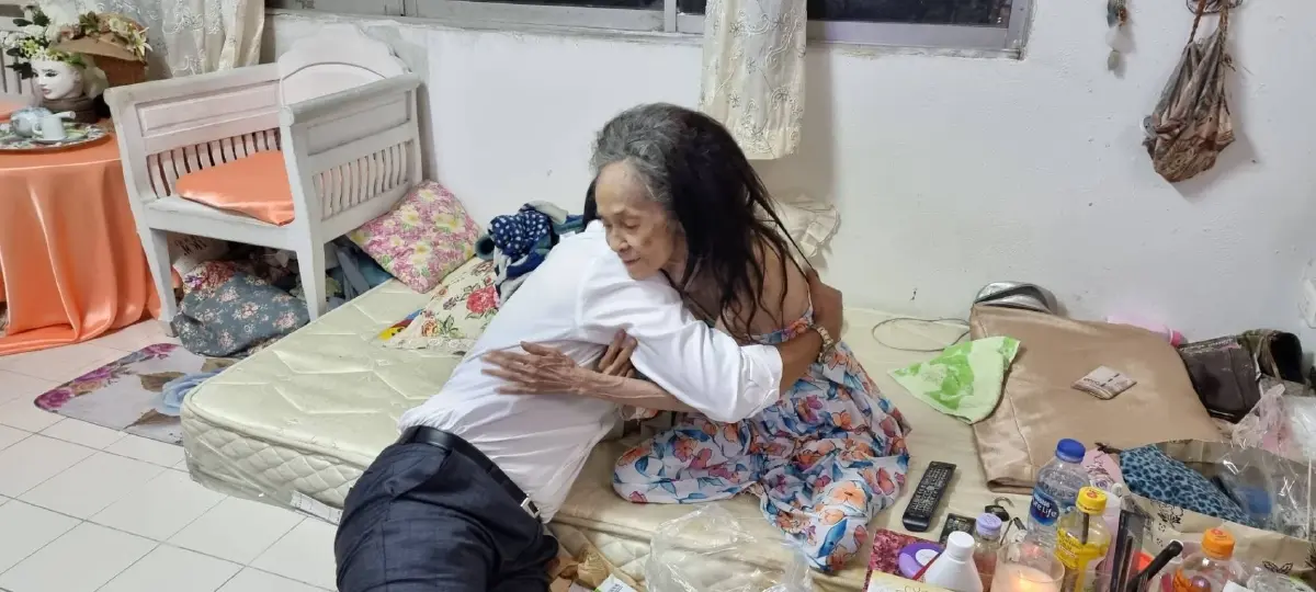 "บิณฑ์" เผยภาพช่วยเหลือ "ติ๋ม เพ็ญพร" อดีตนางแบบดังป่วยหนัก