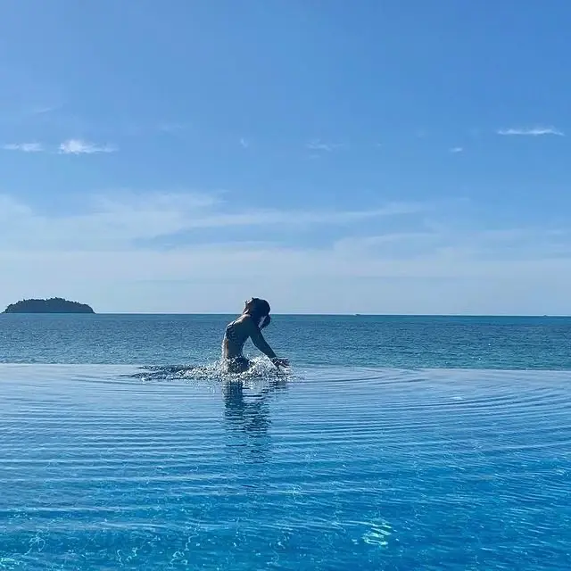 “แอน สิเรียม” เติมหวานรับปีใหม่พร้อมแจกความแซ่บด้วยบิกินี่ตัวจิ๋ว