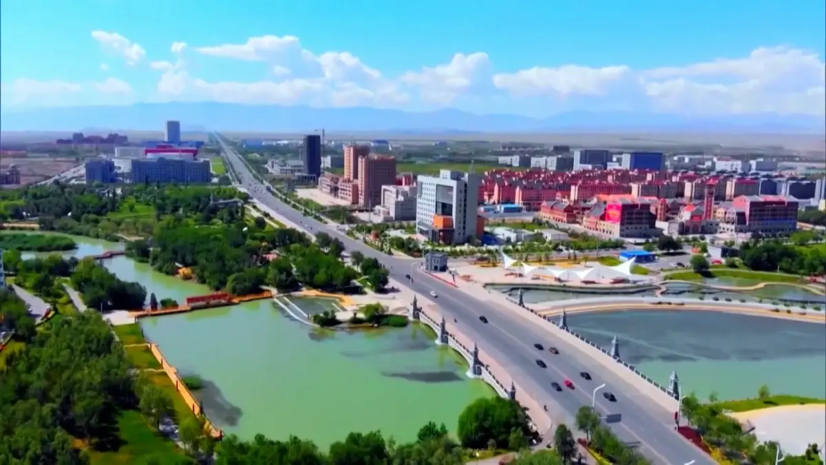 2022 ปีที่โลกต้องเดินหน้าต่อไป ( World Dimension )