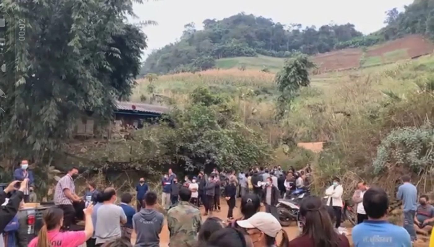 ชาวม่อนแจ่ม ก่อม็อบปิดล้อมเจ้าหน้าที่ป่าไม้