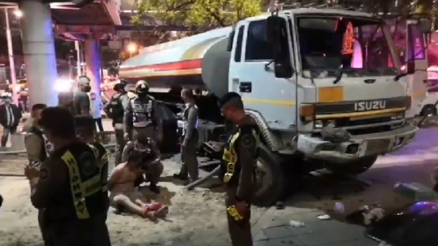 ไล่ล่าระทึก คนร้ายบุกเดี่ยว จี้ชิงรถบรรทุกพ่วง กลางถนนหลวงหมายเลข 3423