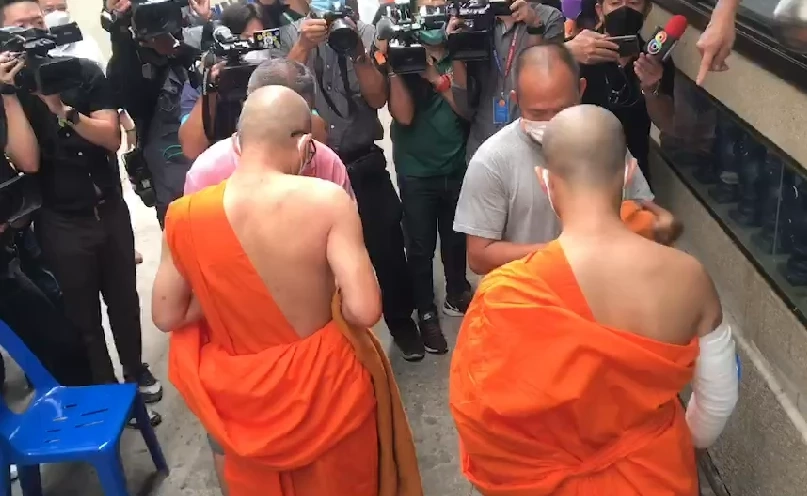 พระราชทานเพลิงศพหมอกระต่ายแล้ววันนี้ ครอบครัวเพื่อนร่วมส่งครั้งสุดท้าย