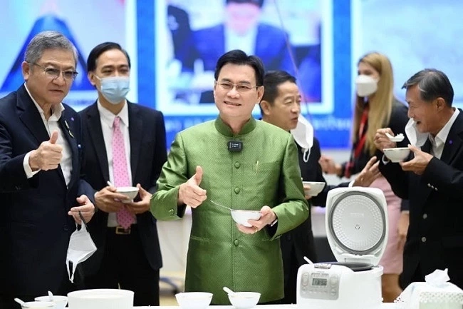 พาณิชย์เคาะจ่ายส่วนต่างข้าวงวด 13 ชดเชย 5 ชนิด