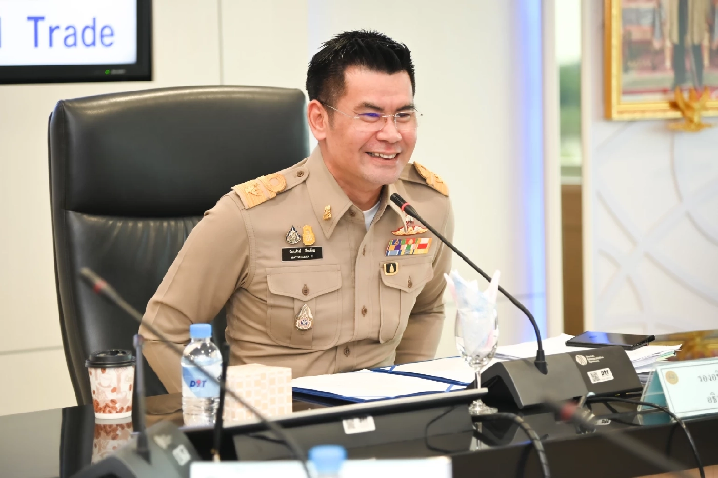 กระทรวงพาณิชย์ ตรึงราคาเนื้อไก่จนกว่าสถานการณ์คลี่คลาย