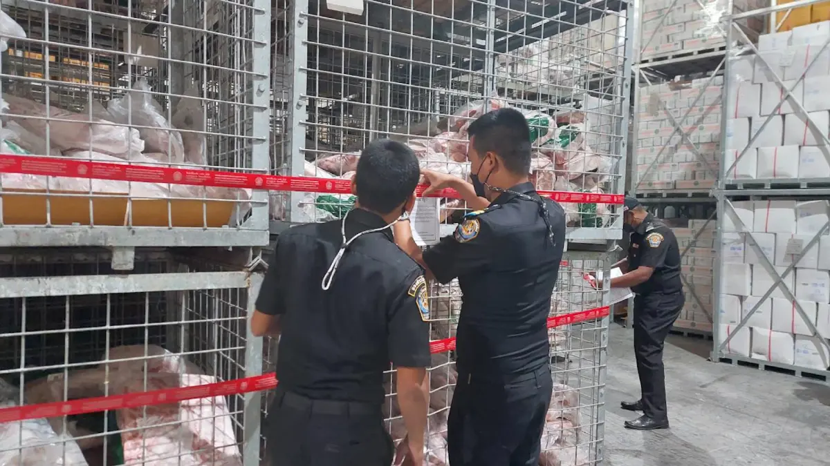 ปศุสัตว์ลุยตรวจห้องเย็นสกัดนำเข้าซาก