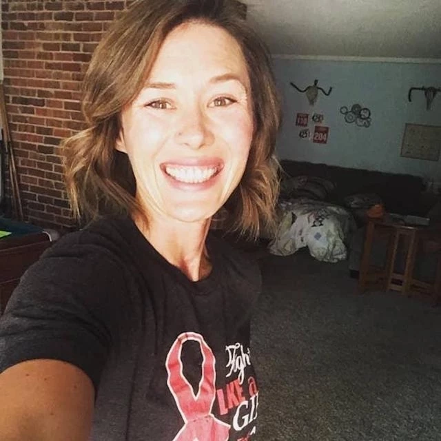 หญิงชาวอเมริกันโด่งดังใน TikTok มีลิ้น 2 สี