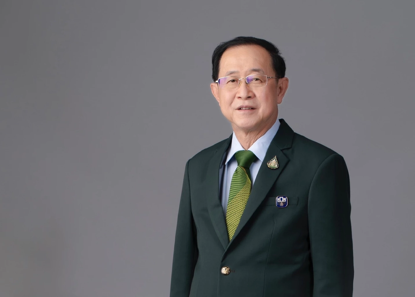 อาคม เติมพิทยาไพสิฐ รัฐมนตรีว่าการกระทรวงการคลัง