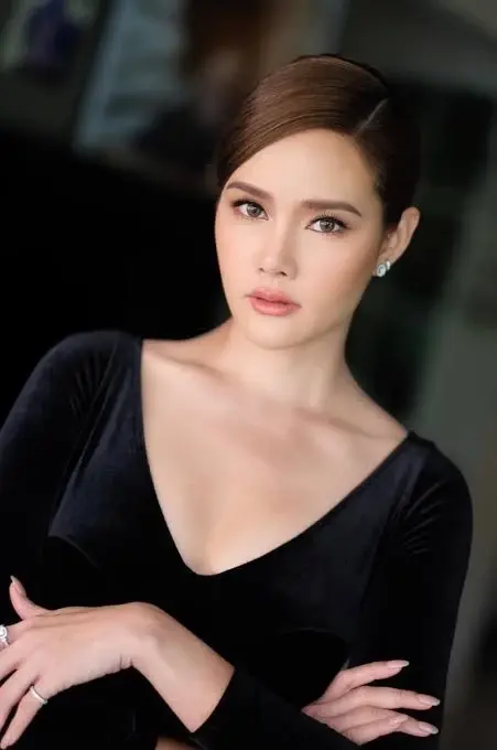 “หญิง รฐา” แจ้งไทม์ไลน์ติดโควิด ล่าสุดเข้ารักษาตัวเป็นที่เรียบร้อย