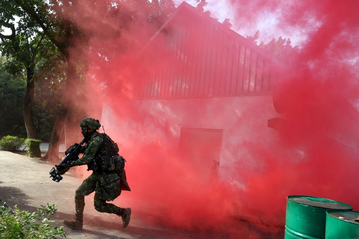 ไต้หวันซ้อมรบเตรียมรับการบุกของจีน ท่ามกลางความตึงเครียดที่เพิ่มขึ้น