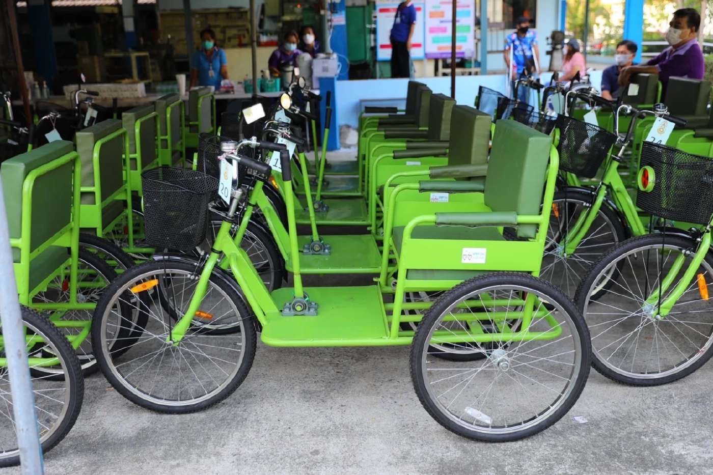 กองทัพบกเดินหน้านโยบายช่วยเหลือสังคม มอบรถสามล้อโยกให้ผู้พิการ