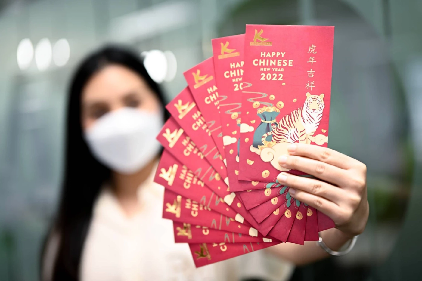 รับซอง “อั่งเปา” เสริมสิริมงคลเทศกาลตรุษจีน ปี 2565