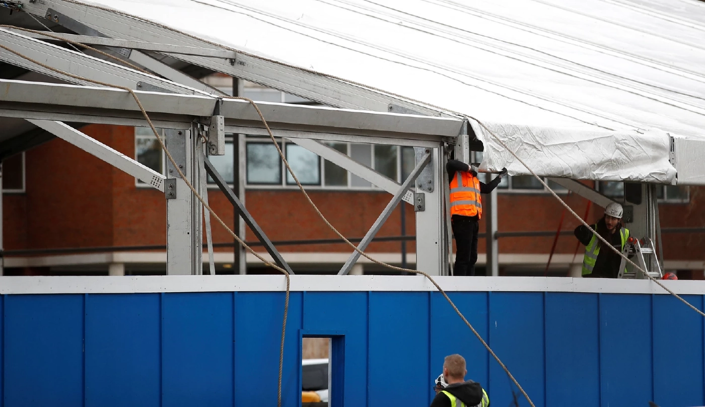 อังกฤษเตรียมรับมือแรงงานลาป่วยค่อนประเทศ เหตุเพราะติดโควิด