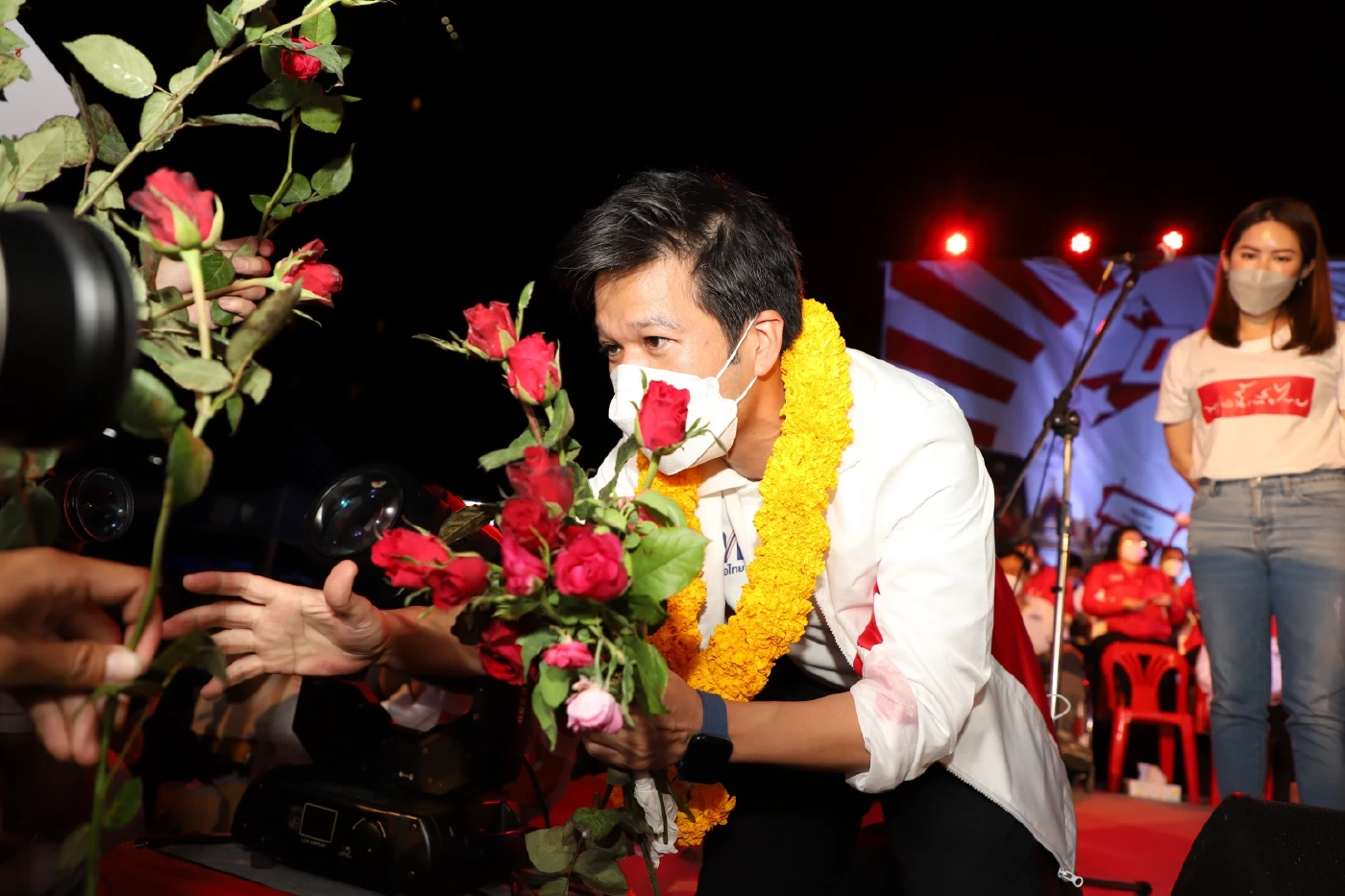 นายสุรชาติ เทียนทอง ผู้สมัครส.ส.กทม. หลักสี่-จตุจักร เขต 9 