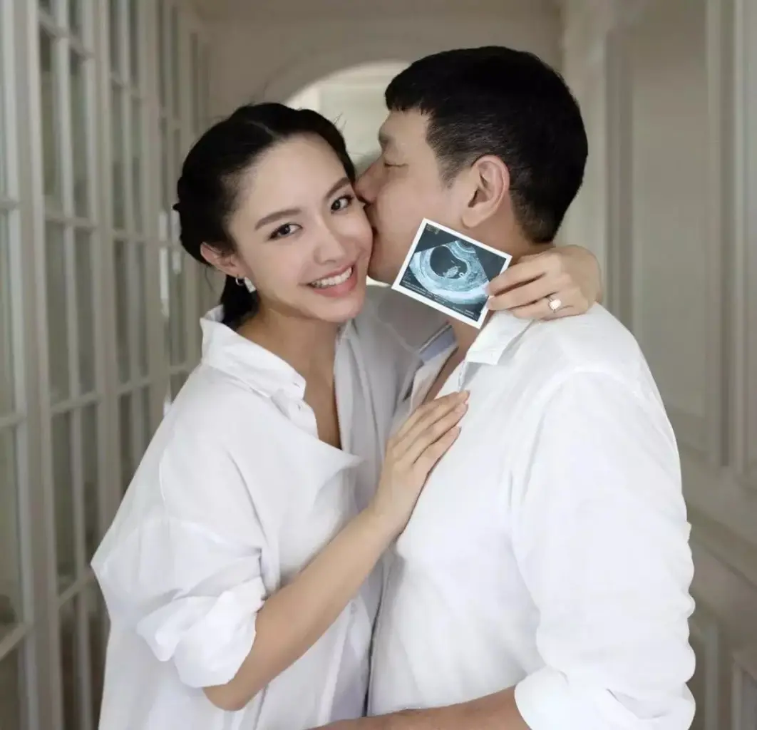 “น้ำชา ชีรณัฐ” คลอดแล้ว เปิดใจถึงวินาทีเป็นแม่ นี่คือความเจ็บปวดที่งดงาม