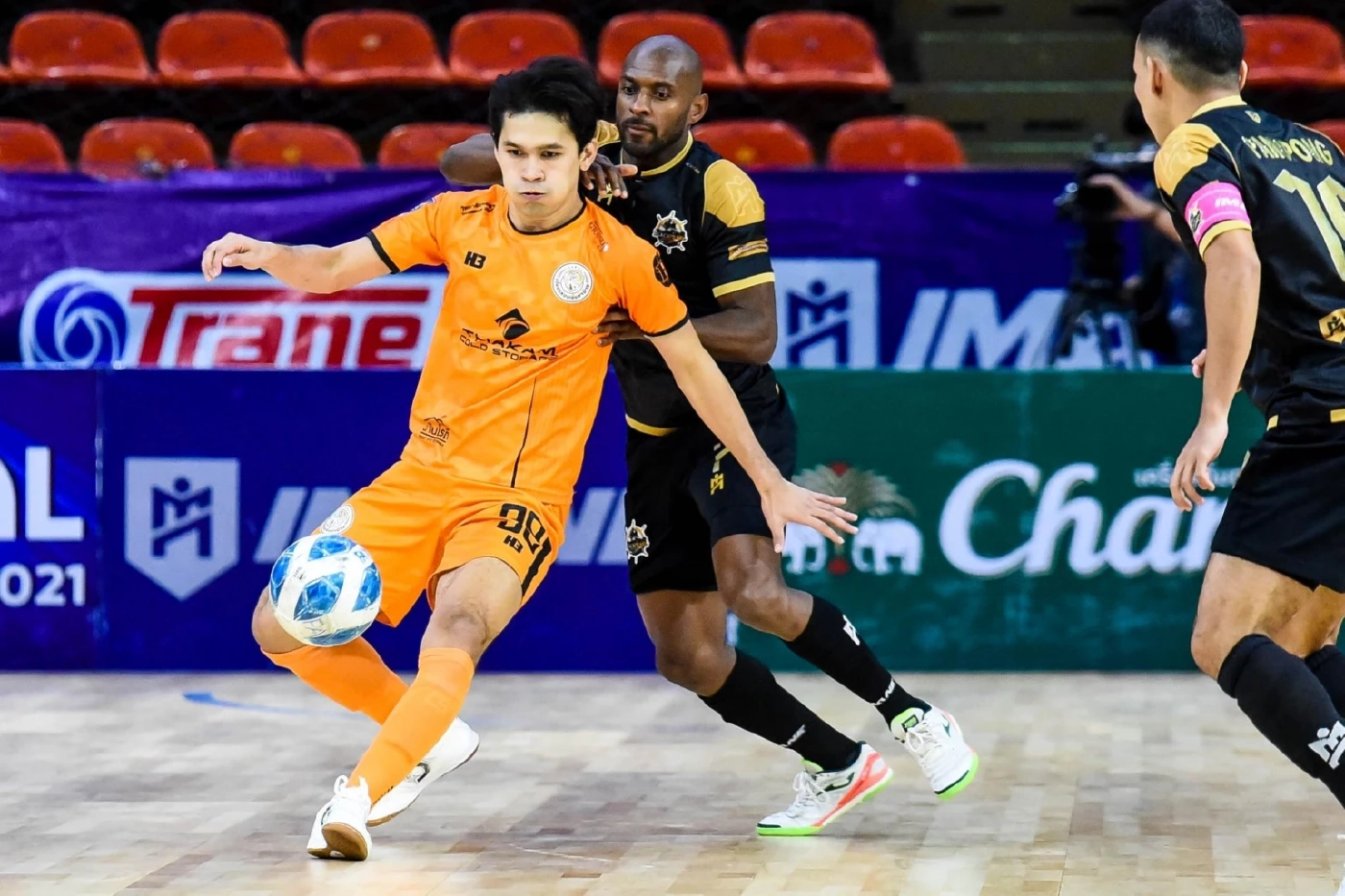 บลูเวฟถล่ม4-1นำฝูงต่อศึกฟุตซอลไทยลีก