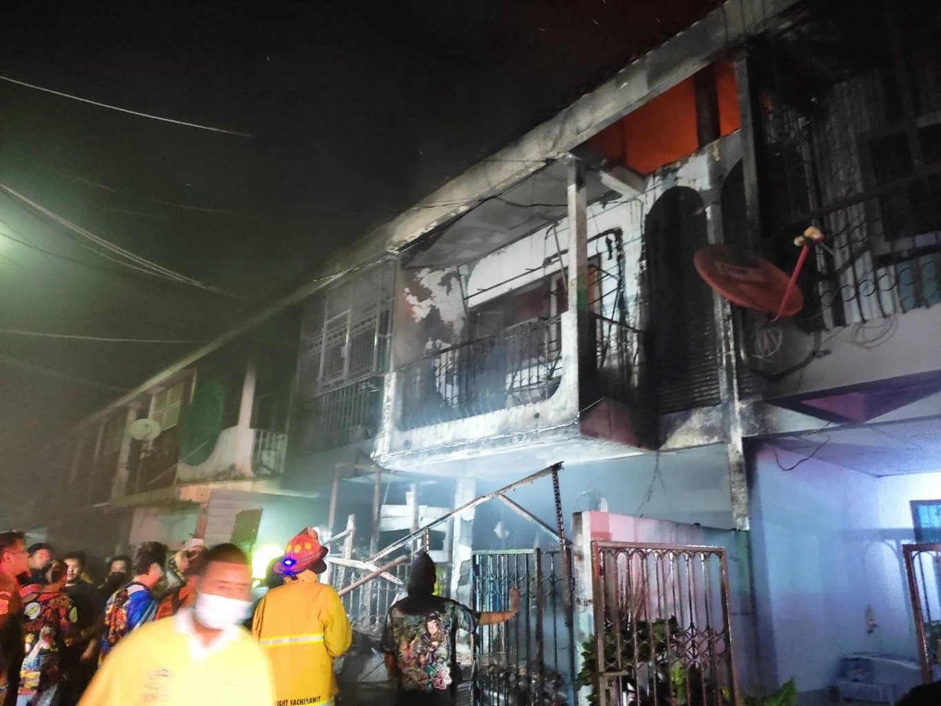 สลดไฟคลอกหนุ่มอาสาร่วมกตัญญูดับพร้อมลุง ส่วนแฟนสาวรอดแต่สาหัสปางตาย