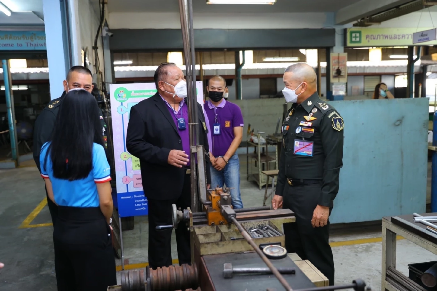 กองทัพบกเดินหน้านโยบายช่วยเหลือสังคม มอบรถสามล้อโยกให้ผู้พิการ