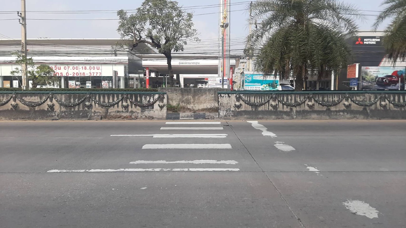 ชาวบ้านอยากให้ติดตั้งสัญญาณไฟเตือนหรือสร้างสะพานลอย