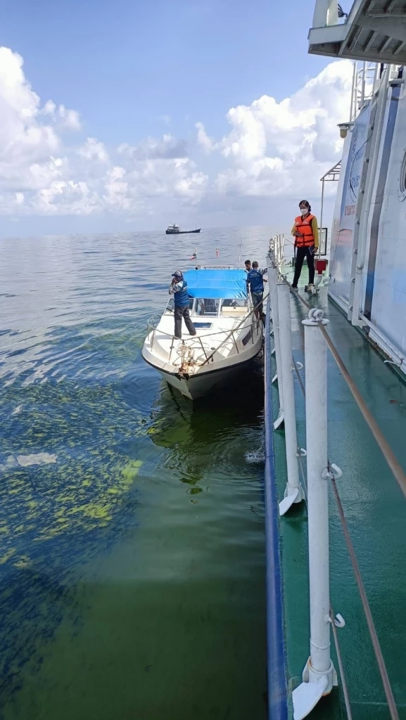 “วราวุธ” สั่ง “กรมทะเล” เฝ้าระวังคราบน้ำมัน เรืออับปาง จ.ชุมพร