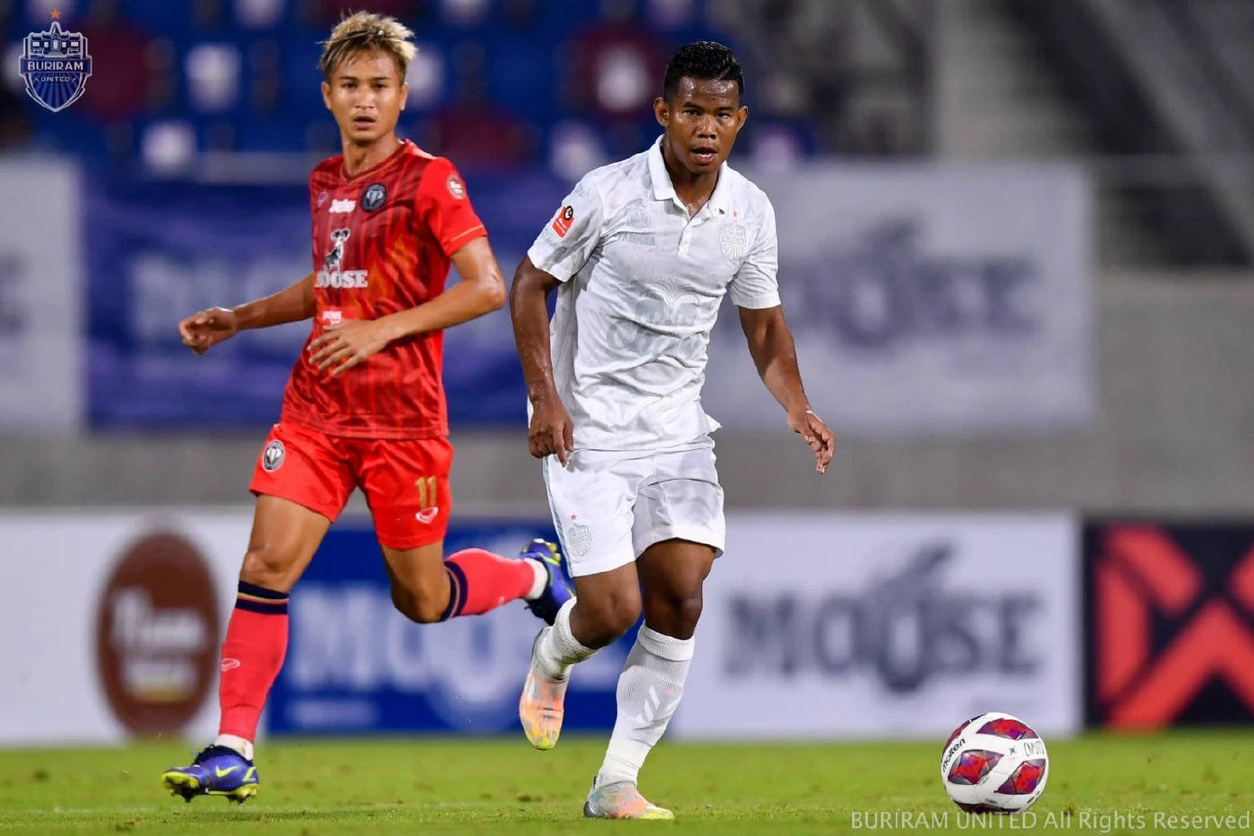 บุรีรัมย์บุกถล่มเชียงใหม่ 4-1 ขึ้นรั้งจ่าฝูงไทยลีก