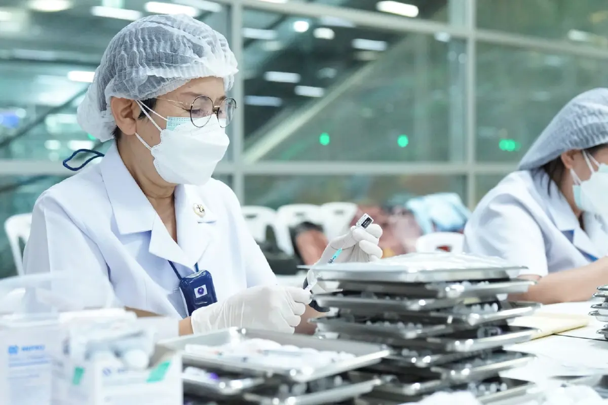 บางซื่อ เปิดลงทะเบียนฉีดวัคซีน "เข็มที่ 4" AstraZeneca / Pfizer
