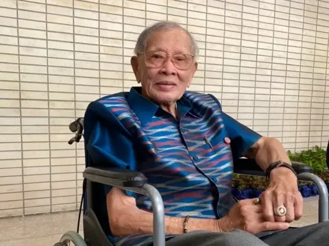 "ครูชาลี  อินทรวิจิตร" หรือ "นายชาลี อินทรวิจิตร" ศิลปินแห่งชาติ สาขาศิลปะการแสดง 
