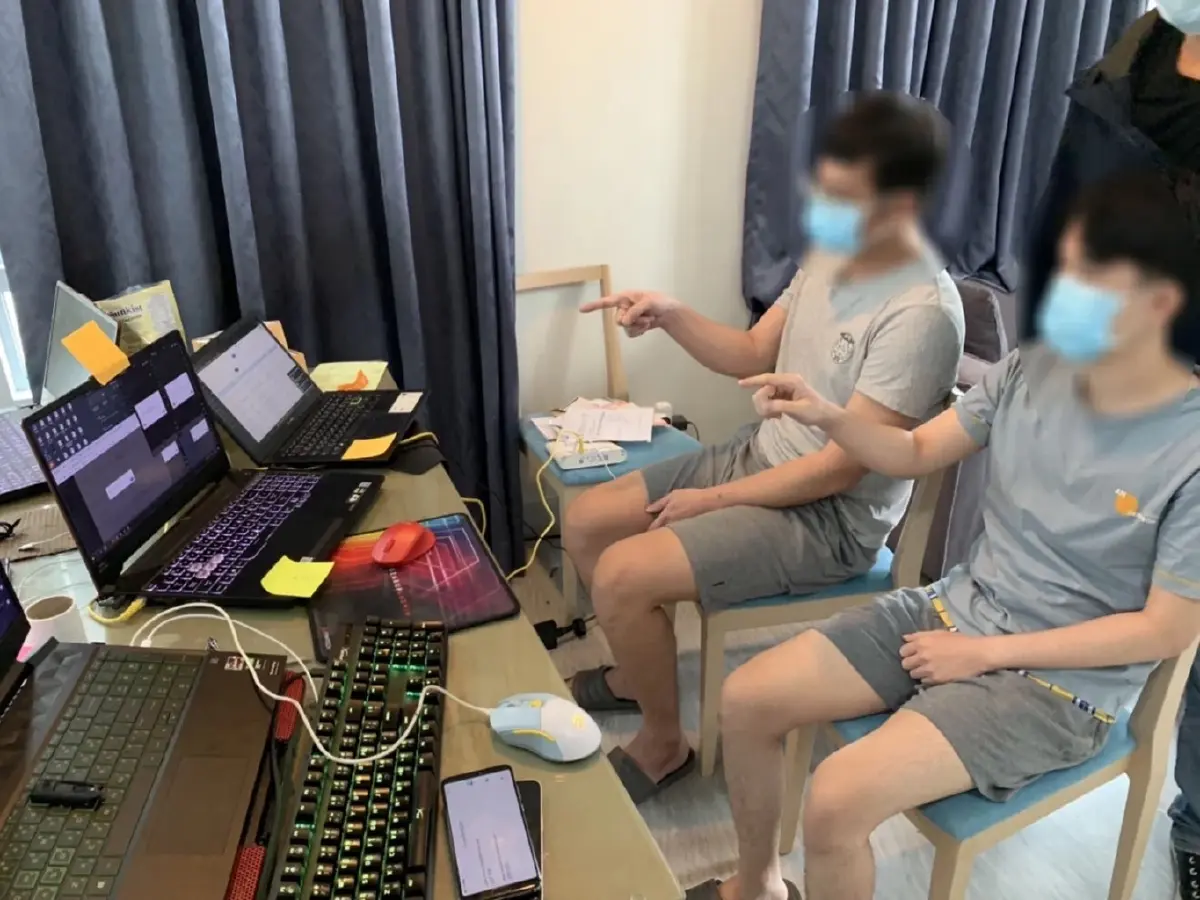 รวบ 2 หนุ่มจีน “แก๊งโกงออนไลน์” เหยื่อผู้เสียหายนับพันราย