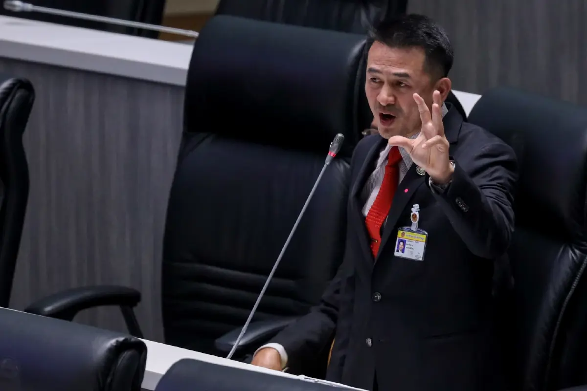 "ไพศาล" อ้าง "เพื่อไทย-ก้าวไกล" ตั้งพรรคใหม่สำรองไว้แล้วป้องกันถูกยุบ